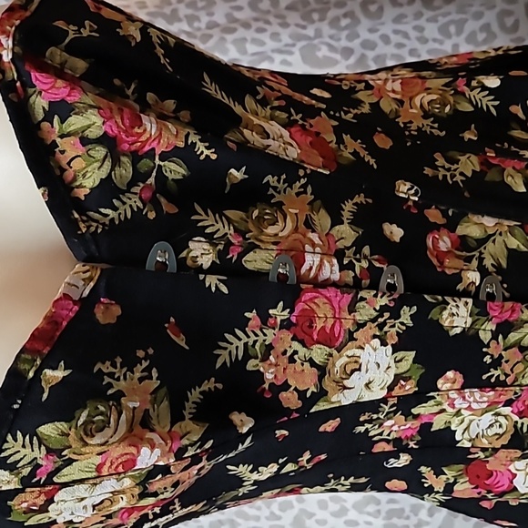 Alivila Y Corset - Picture 2 of 9